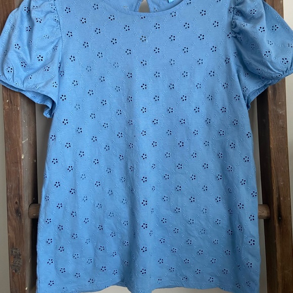 Draper James Tops - Draper James Eyelet Embroidered cutout Floral Top in size Small color blue